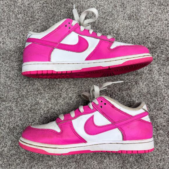 Nike Little Kid Dunks in Pink size 2.5Y - Picture 3 of 9